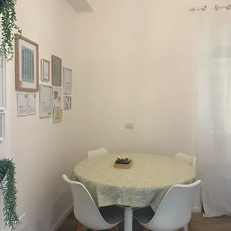 2 Bagni, 2 A Piramide Ostiense *