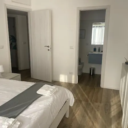 2 Bagni, 2 A Piramide Ostiense 罗马