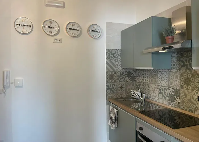 2 Bagni, 2 A Piramide Ostiense Rzym