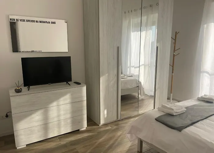 2 Bagni, 2 A Piramide Ostiense * Rzym