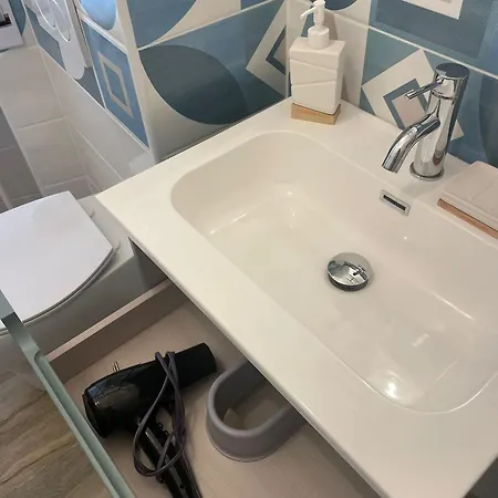 2 Bagni, 2 A Piramide Ostiense Rom