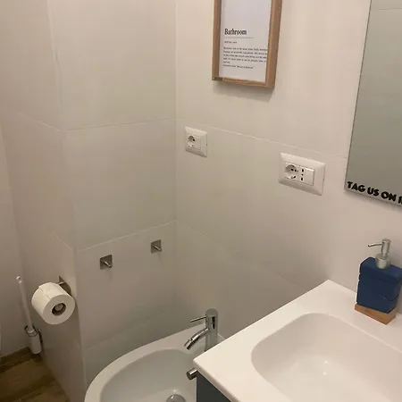 2 Bagni, 2 A Piramide Ostiense Lägenhet Rom